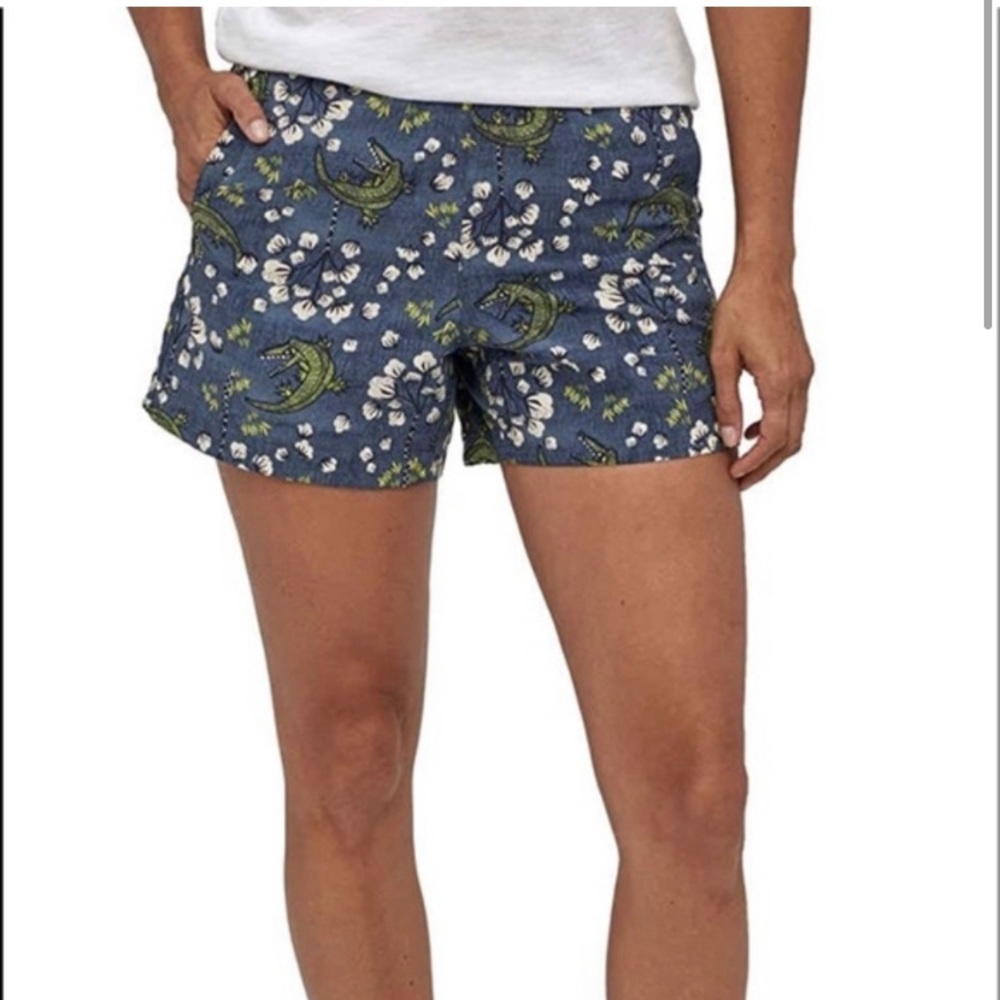 PATAGONIA Baggies - 5 inches, Pattern: Cotton Ball Gators/Dolomite Blue